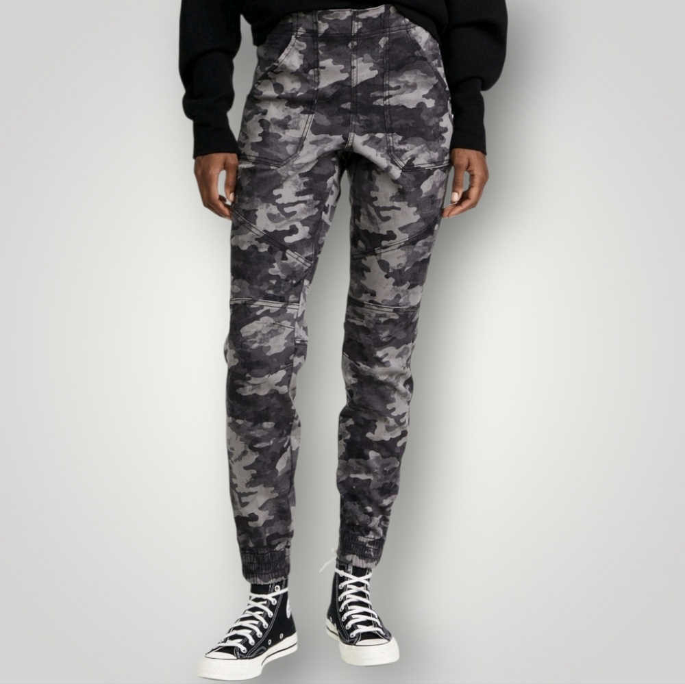 SPANX Camo Cargo Joggers Medium Utilitycore Gorpcore‎ Stretch Twill Athleisure